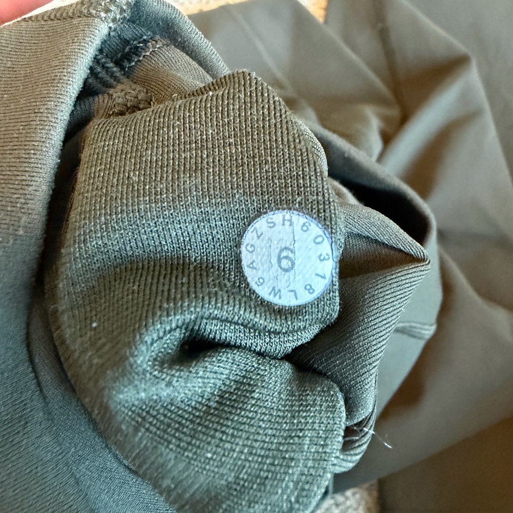 Lululemon Wunder Under Crop - Olive Green - Picture 5 of 7
